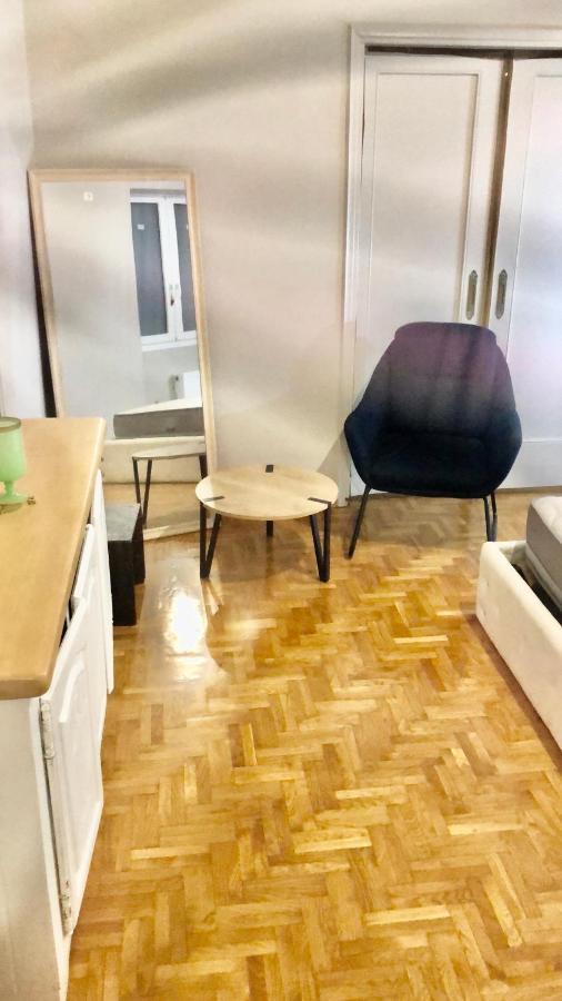 Economy Shared Apartment C In Central เอเธนส์ ภายนอก รูปภาพ